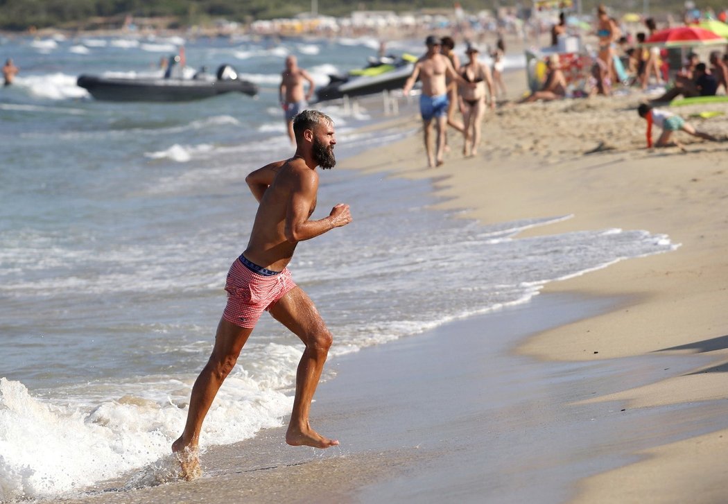 Tenista Benoit Paire si umí užívat život