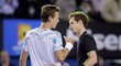 Tomáš Berdych gratule Andymu Murraymu k postupu do finále Australian Open