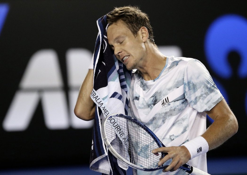 Tomáš Berdych končí na Australian Open v semifinále. Po čtyřsetové bitvě podlehl Andymu Murraymu.