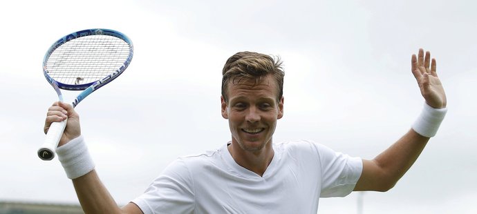 Tomáš Berdych slaví postup do druhého kola