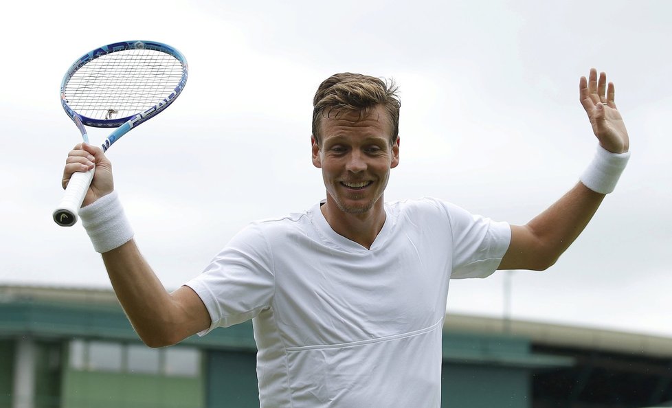 Tomáš Berdych slaví postup do druhého kola