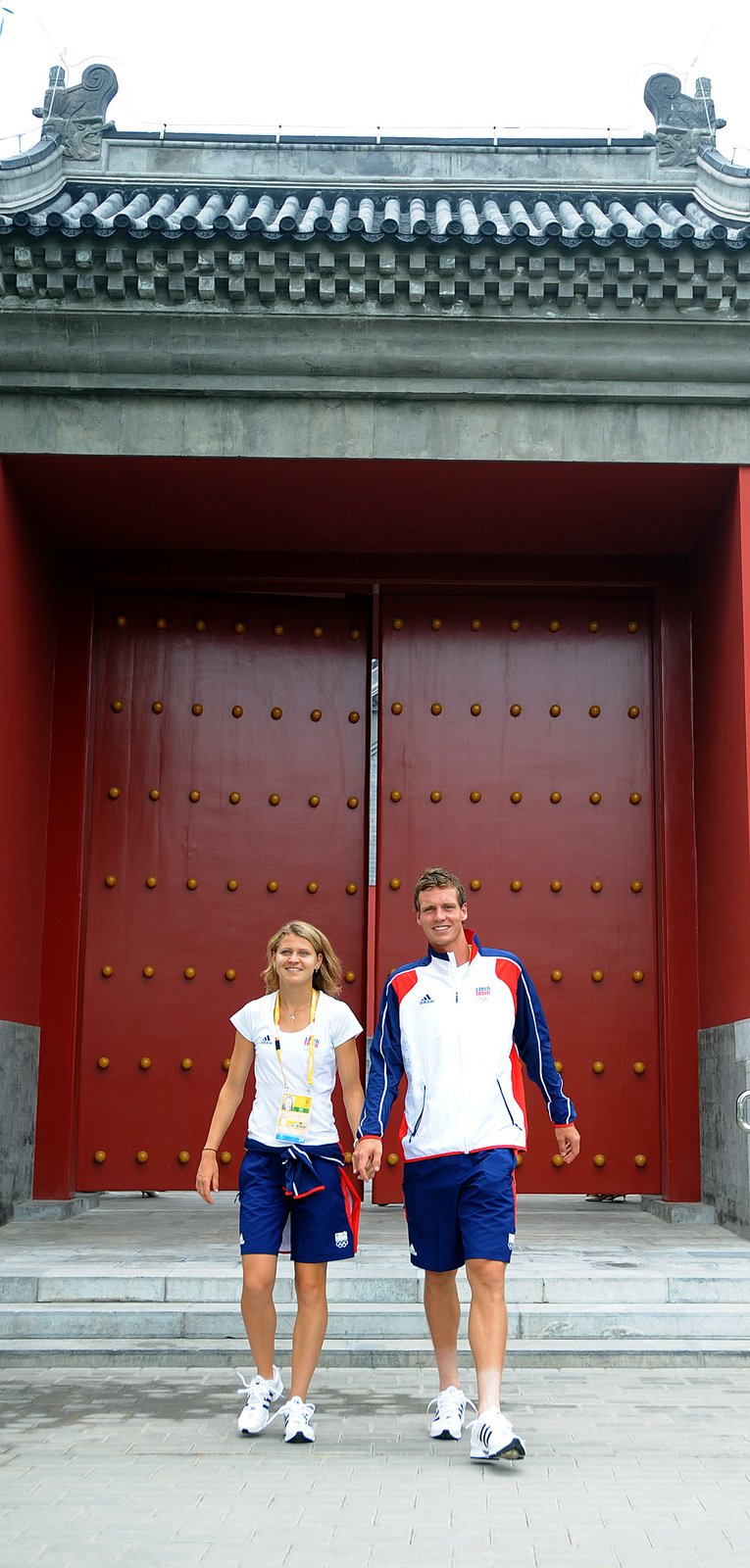 2008. Tomáš Berdych a Lucie Šafářová na procházce u olympijské vesnice v Pekingu.