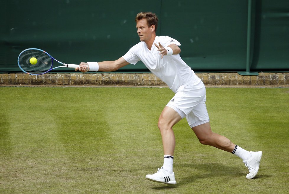 Tomáš Berdych bojuje o postup do druhého kola Wimbledonu