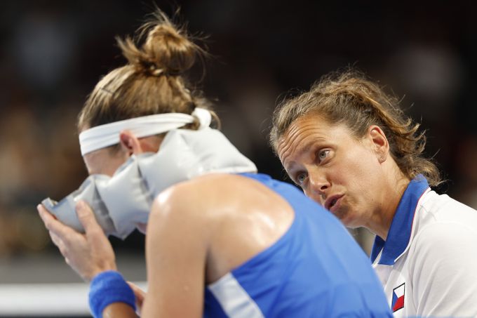 Bezva záskok Bouzková, pot a sáčky s vychlazeným gelem i v hale: I v ní byly tropy Bezva záskok Bouzková, pot a sáčky s vychlazeným gelem i v hale: I v ní byly tropy