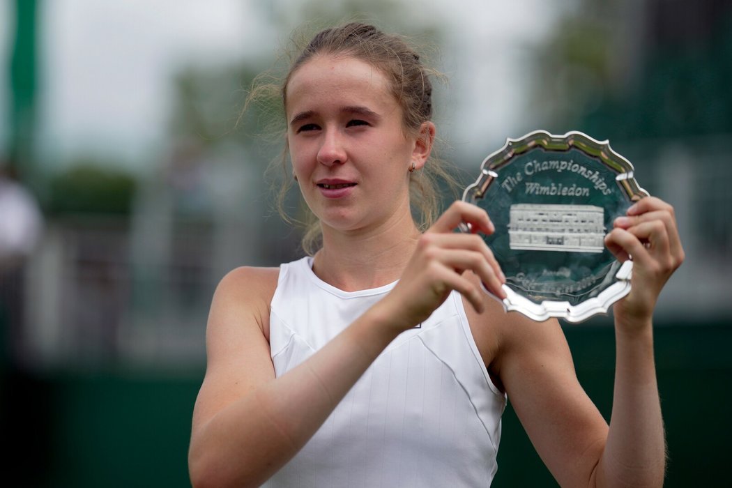 Nikola Bartůňková (17) - Finalistka juniorky Wimbledonu (2023)