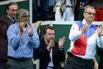 Karel Gott a Miroslav Kalousek v jedné VIP lóži na tenise