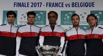 Finále Davis Cupu na fotbalovém stadionu: Francouzi už nechtějí čekat
