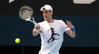 Djokovič počítá ztráty: Kolik ho stál výlet do Melbourne. A přijde o sponzory? Djokovič počítá ztráty: Kolik ho stál výlet do Melbourne. A přijde o sponzory?