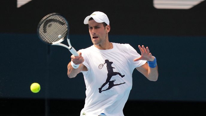 Novak Djokovič při tréninku v Melbourne