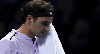 Federer padl na Turnaji mistrů s Goffinem, o titul si zahraje i Dimitrov