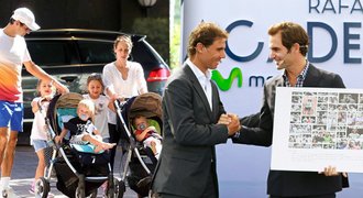 Čtyřnásobný otec Federer překvapil: Děti slíbil největšímu rivalovi!