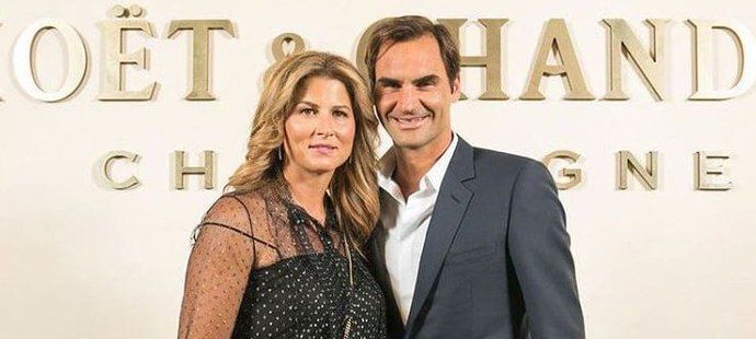 Tenista Roger Federer se pochlubil svojí hubenou manželkou Mirkou. Uznejte, nesluší jim to?!