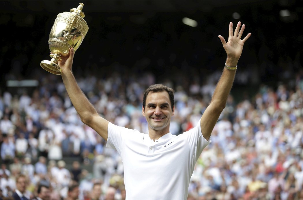 Roger Federer vyhrál poosmé slavný Wimbledon