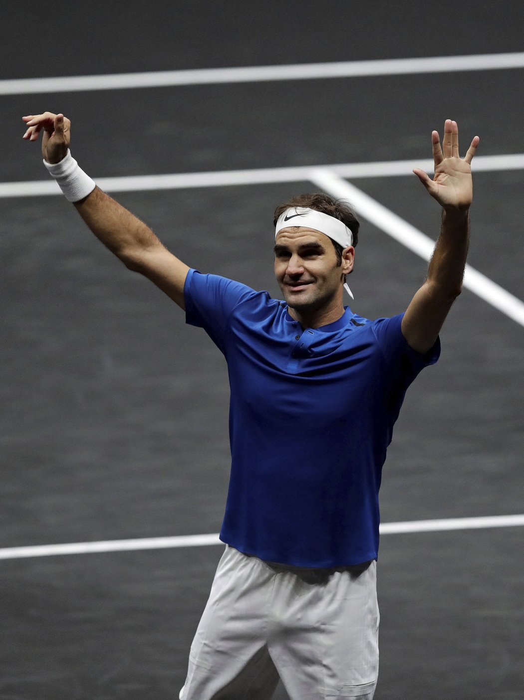 Roger Federer předvedl ve svém prvním utkání na Laver Cupu suverénní výkon