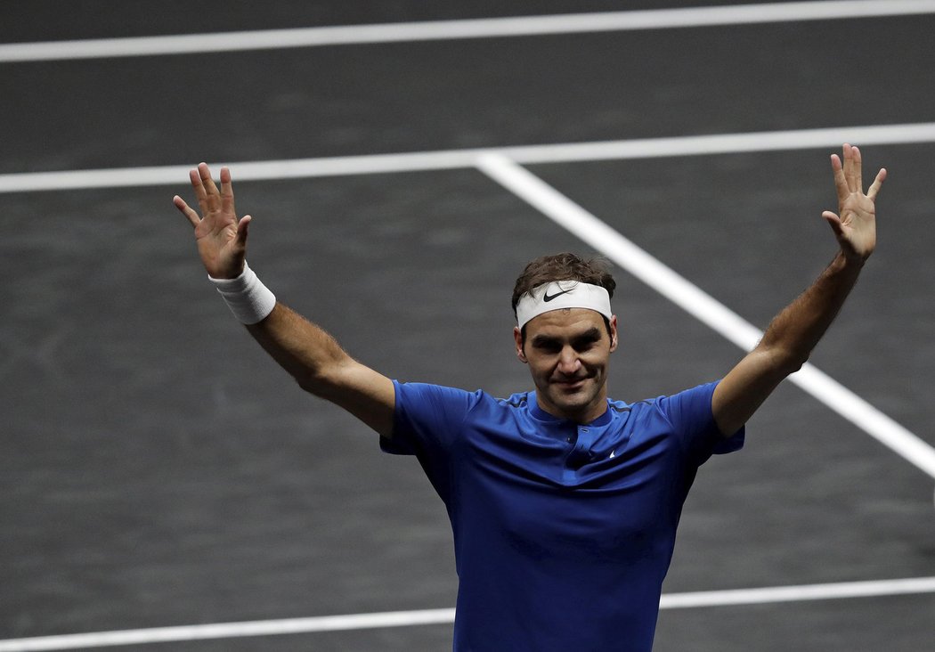 Roger Federer byl hlavní hvězdou úvodního ročníku Laver Cupu v Praze