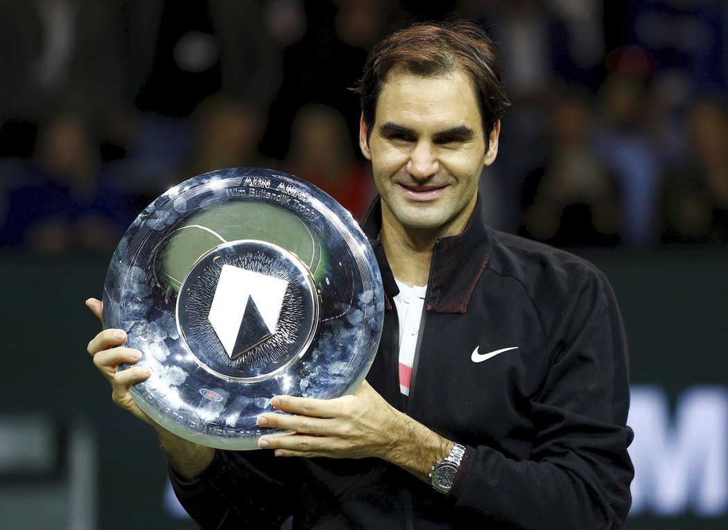 Roger Federer slaví 97. turnajový triumf