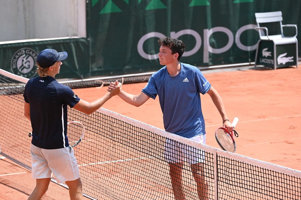 Leo Borg, syn slavného Björna Borga, vítězí na Roland Garros