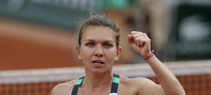 Simone Halepová slaví postup do finále French Open