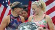 Kateřina Siniaková a Lucie Hradecká se radují z finálové účasti na US Open