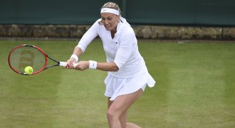 Kvitová bude na Wimbledonu dohánět manko v sobotu, Berdych postoupil