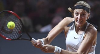 Pomsta za Fed Cup! Kerberová ve Stuttgartu jasně vládla, Kvitová uhrála pět gamů