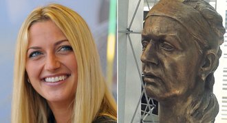 Fanoušci nechápou bustu vítězky Wimbledonu: To není socha stařeny? To je Kvitová!