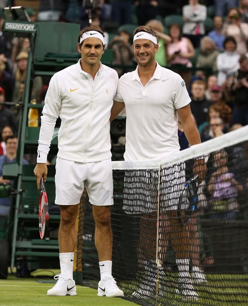 Marcus Willis a Roger Federer před vzájemným zápasem na Wimbledonu