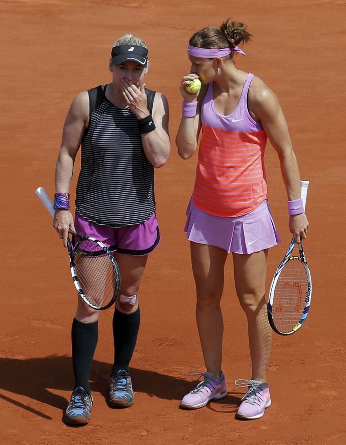 Ani čtyřhra nevyšla. Šafářová končí ve Wimbledonu ve čtvrtfinále Ani čtyřhra nevyšla. Šafářová končí ve Wimbledonu ve čtvrtfinále