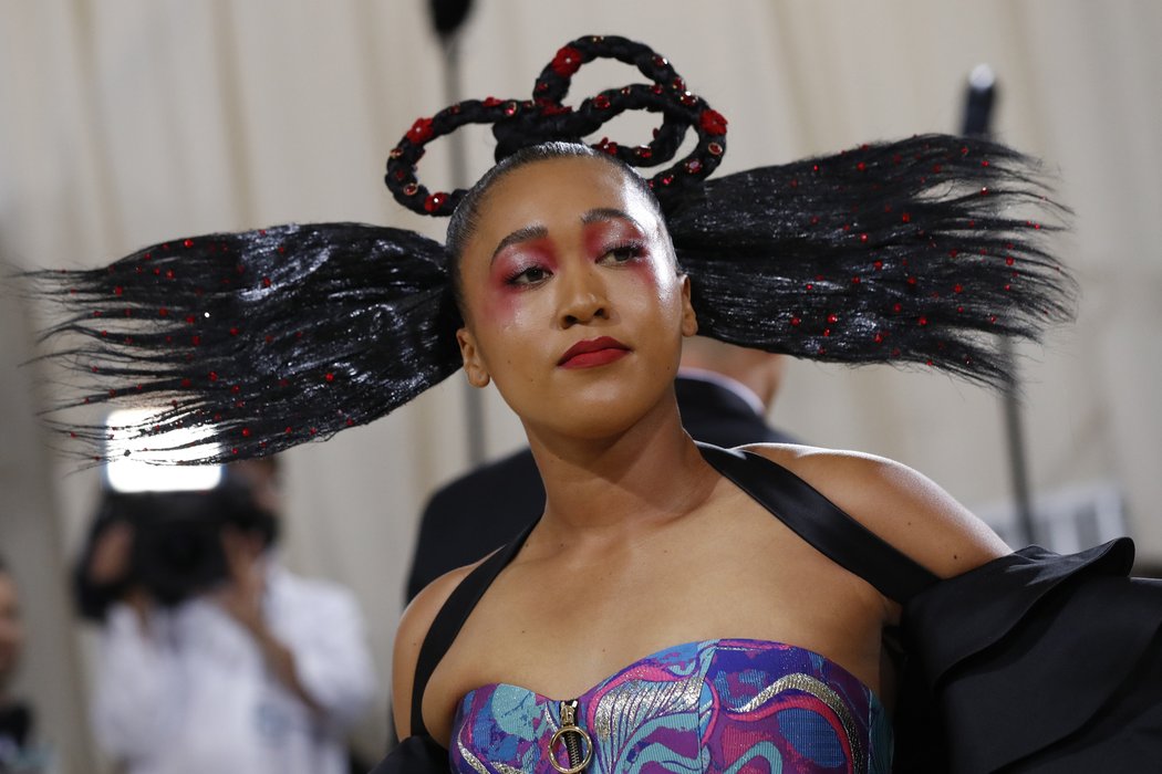 Naomi Ósakaová se zúčastnila slavnostního zahájení výstavy „Lexikon americké módy“ v Metorpolitním muzeu umění v New Yorku