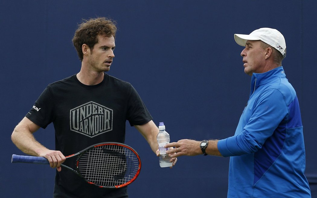 Ivan Lendl udílí pokyny Andy Murraymu