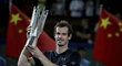 Andy Murray s trofejí za vítězství na turnaji v Šanghaji