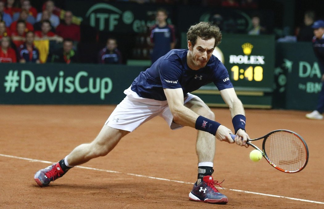 Andy Murray bojuje o třetí bod pro Velkou Británii s Goffinem