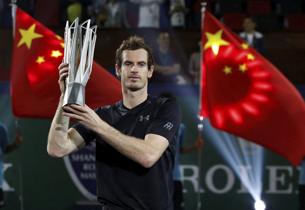 Andy Murray s vítěznou trofejí