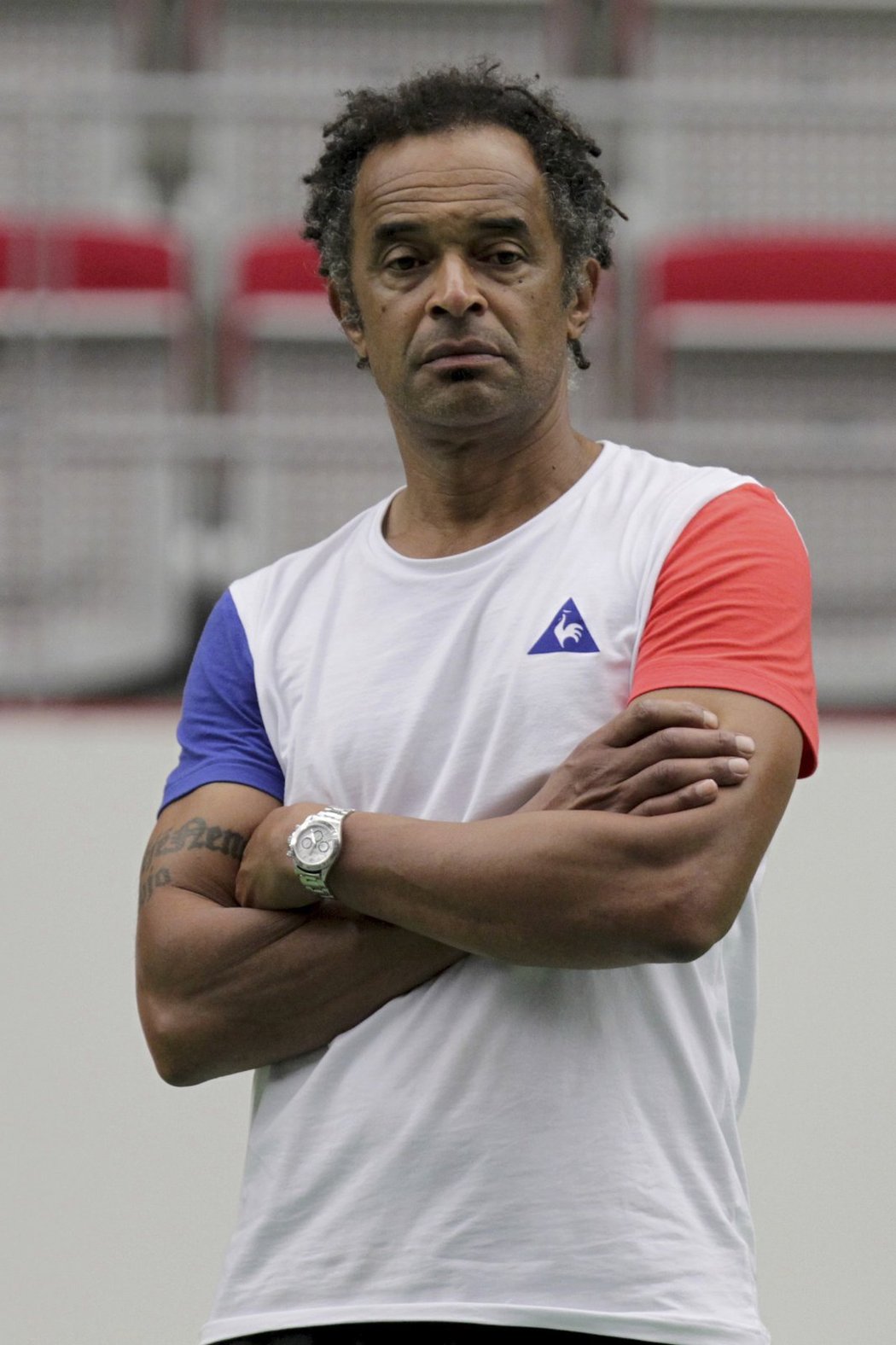 Nehrající kapitán Yannick Noah