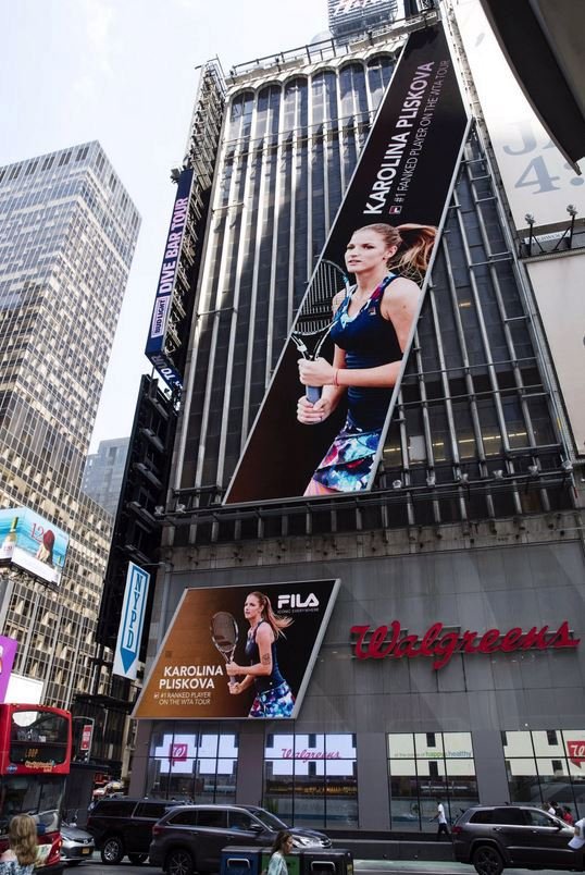 Karolíny Plíškové je plné Times Square v New Yorku.