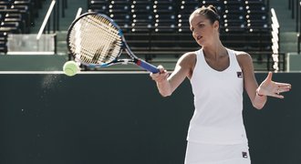 Prsa skákat nebudou. Plíšková ukázala šaty s krajkou, ve kterých chce ovládnout Wimbledon