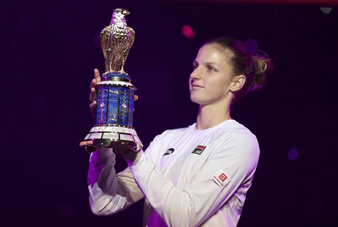 Plíšková uspěla s dlouhými rukávy. Trofej je zlatá Hrdlička, jásal přítel Plíšková uspěla s dlouhými rukávy. Trofej je zlatá Hrdlička, jásal přítel