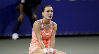 Co jí to provedli? Polská tenistka Radwaňská má tělo samou hranu