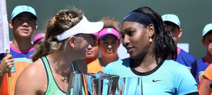 Viktoria Azarenková zdolala ve finále turnaje v Indian Wells Serenu Williamsovou