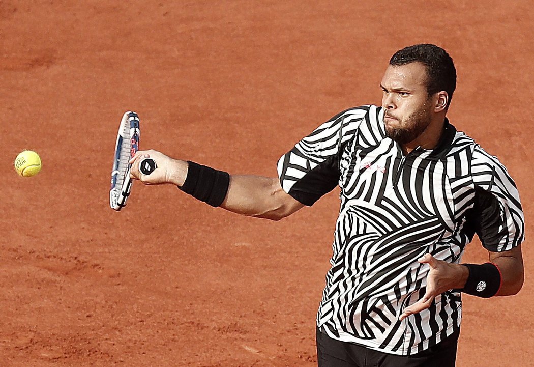 Jo-Wilfried Tsonga bojuje o postup do dalšího kola French Open