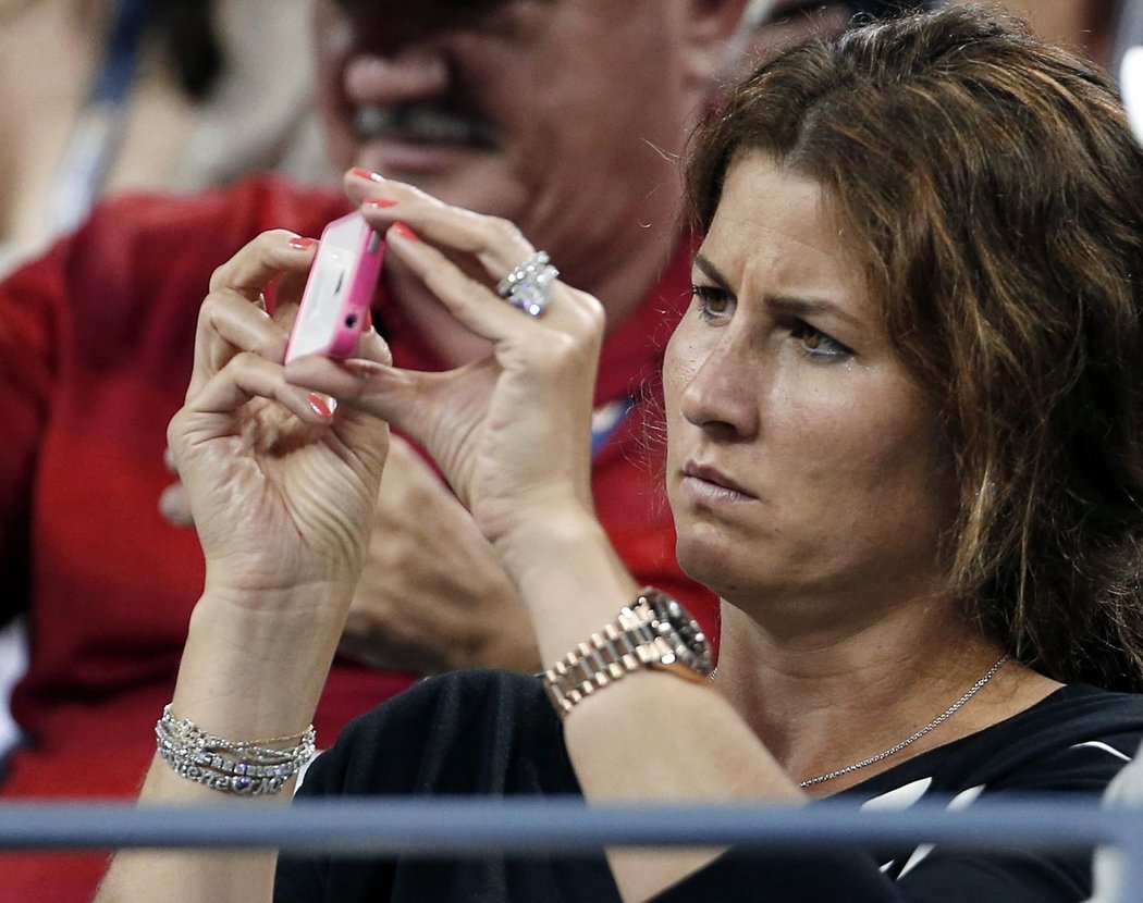 Federerovi držela v hledišti palce i manželka Mirka