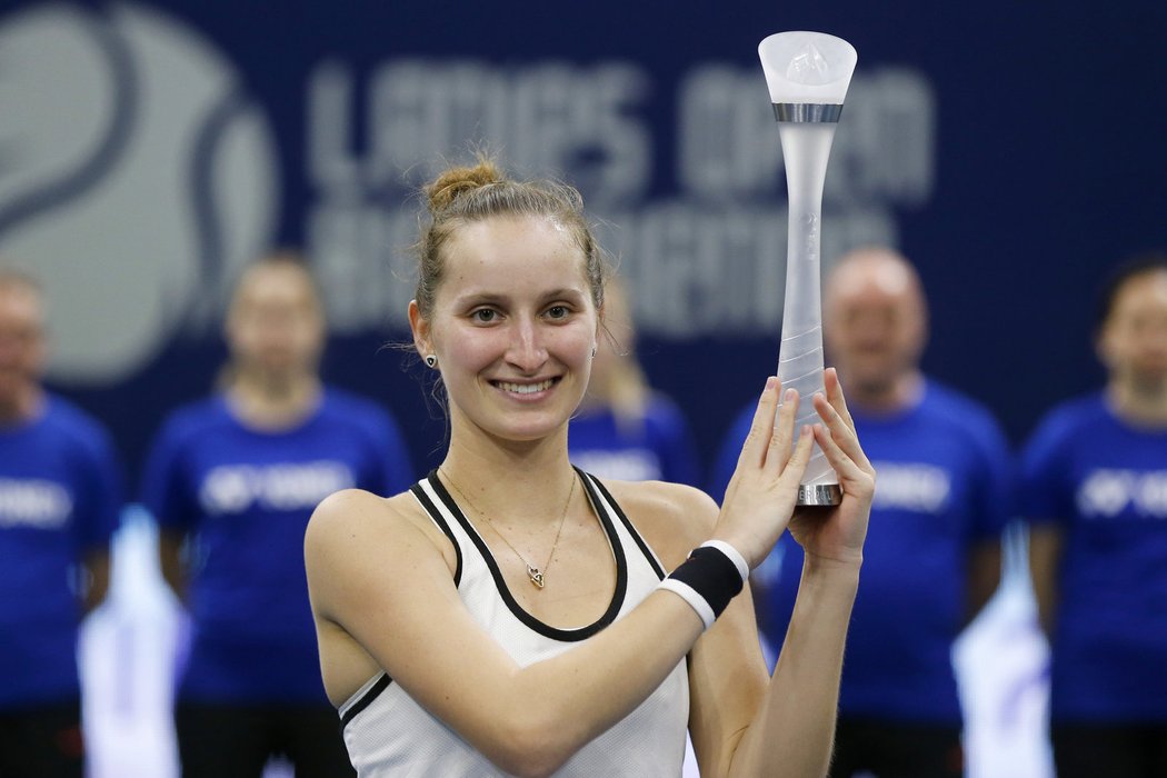 Markéta Vondroušová slaví svůj první titul na okruhu WTA