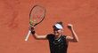 Markéta Vondroušová slaví postup do čtvrtfinále French Open