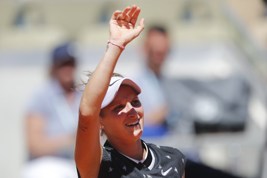 Markéta Vondroušová slaví postup do čtvrtfinále French Open