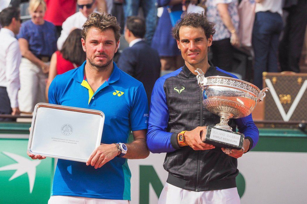 Rafael Nadal a Stan Wawrinka po finálovém zápase French Open v roce 2017