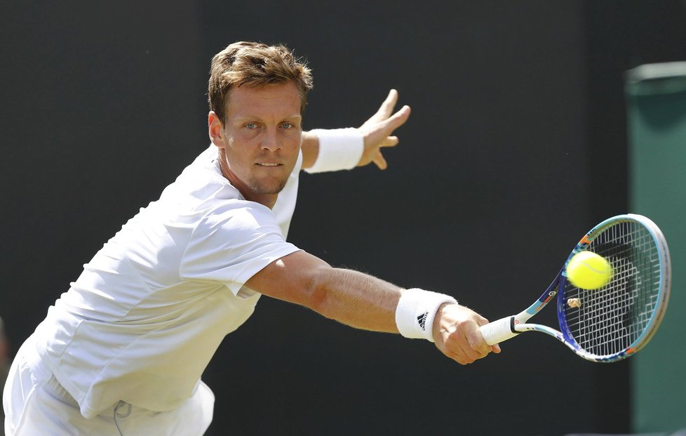 Tomáš Berdych v utkání s Benjaminem Beckerem