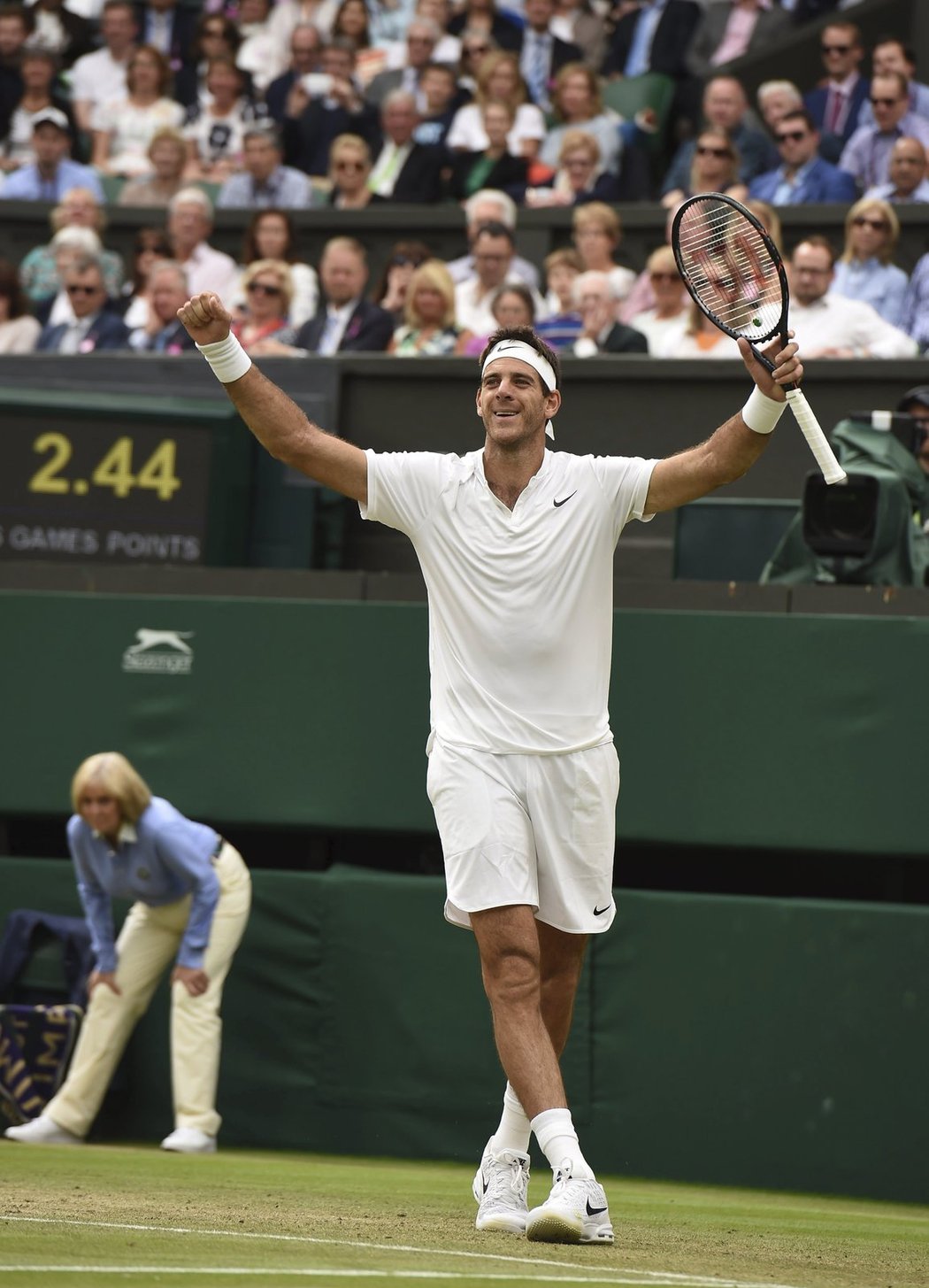 Juan Martín del Potro vyřadil ve Wimbledonu čtvrtého nasazeného hráče Stanislase Wawrinku