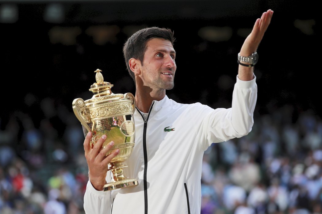 Novak Djokovič je vítězem Wimbledonu