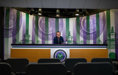 Barbora Krejčíková na tiskové konferenci před začátkem Wimbledonu