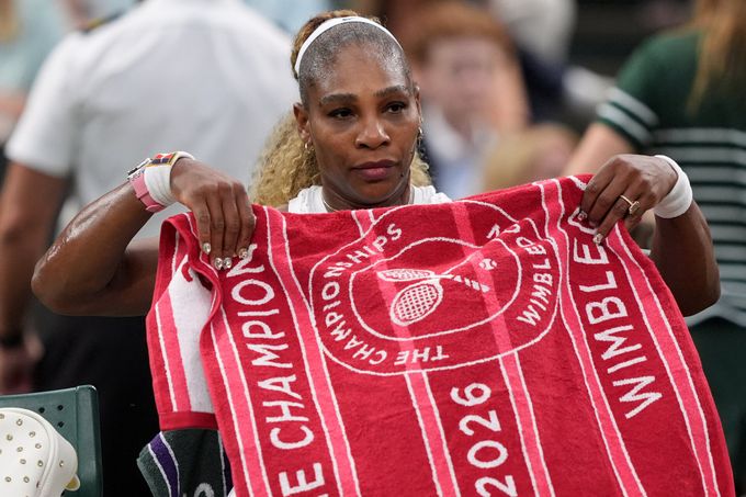 Návrat s příchutí arogance. Serena odkráčela z kurtu a projevila Wimbledonu neúctu Návrat s příchutí arogance. Serena odkráčela z kurtu a projevila Wimbledonu neúctu